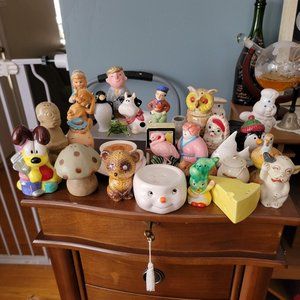 SOLD Lot of single vintage salt and pepper shakers antique collectibles